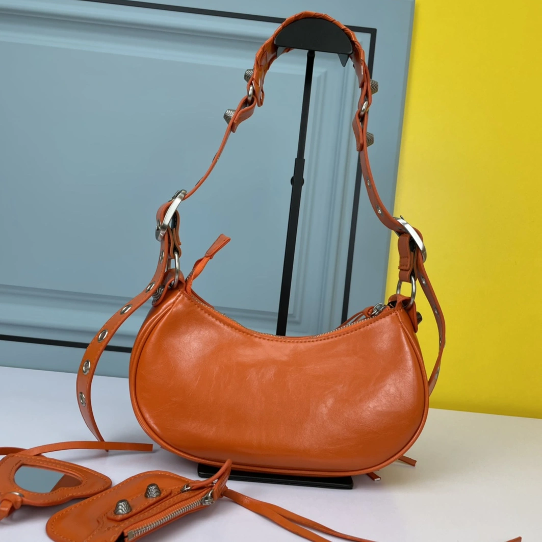Balenciaga AAA Quality Shoulder Bags For Women Trendy 6021