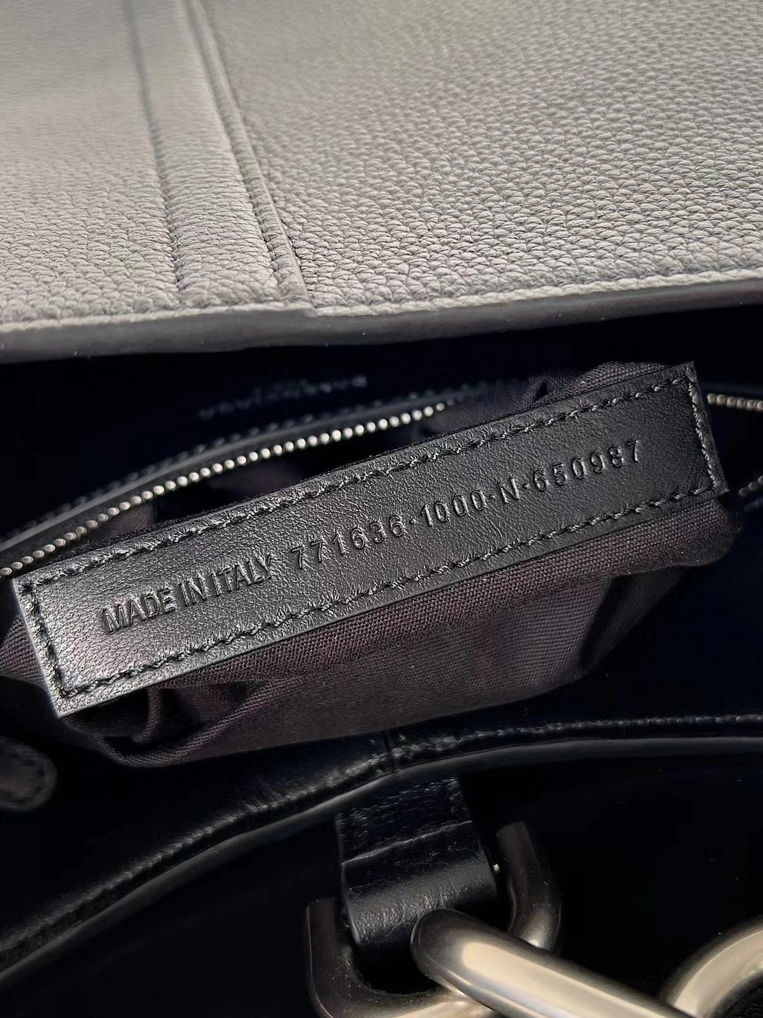 Balenciaga AAA Quality Shoulder Bags For Women Trendy 8599