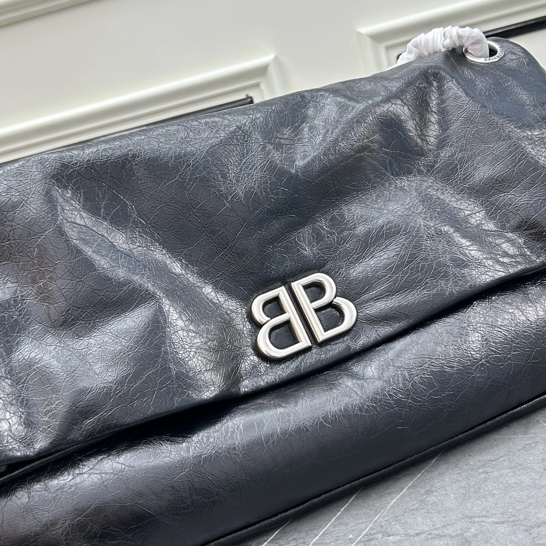 Balenciaga AAA Quality Shoulder Bags For Women Vibrant 4189