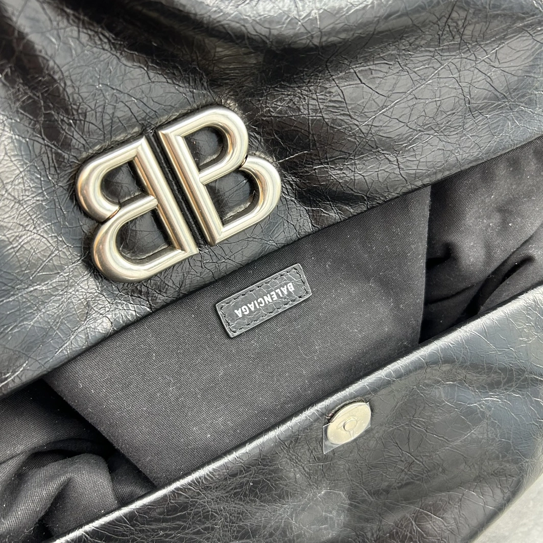 Balenciaga AAA Quality Shoulder Bags For Women Vibrant 4189