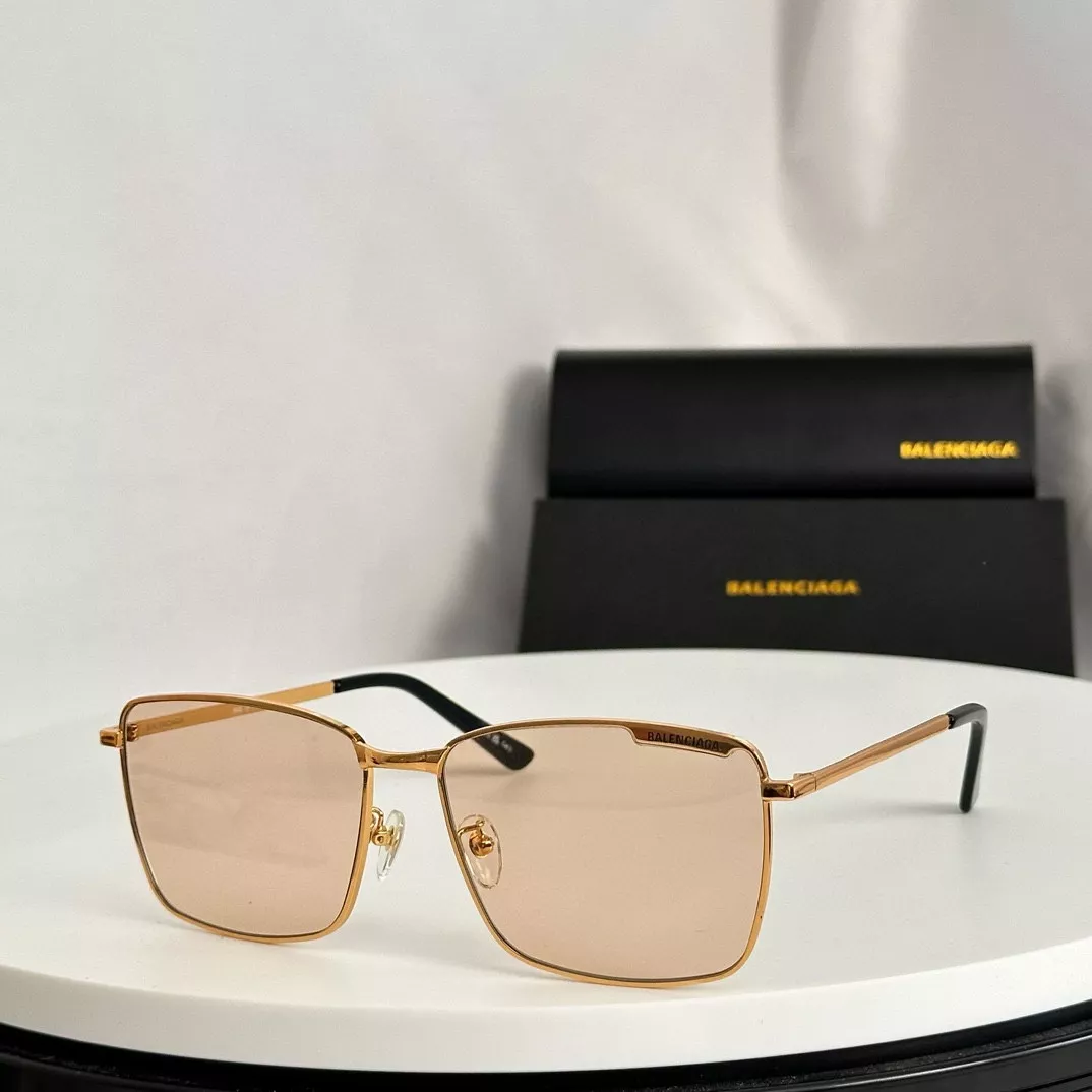 Balenciaga AAA Quality Sunglasses Breathable 4430