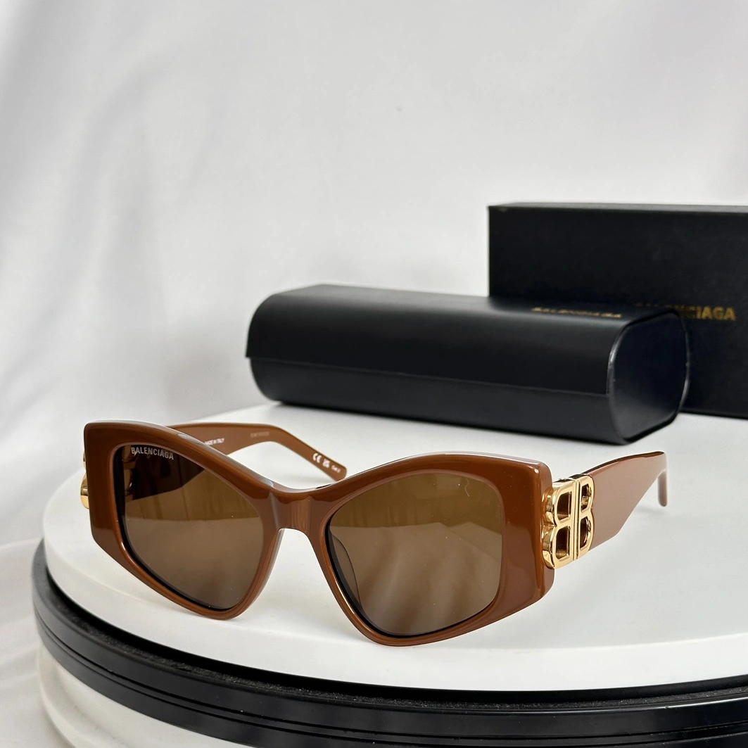 Balenciaga AAA Quality Sunglasses Comfortable 7613
