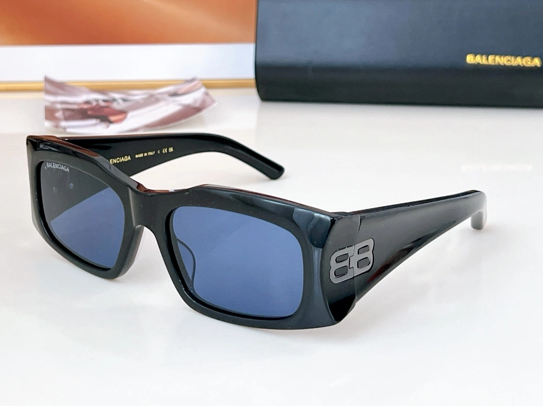 Balenciaga AAA Quality Sunglasses Compact 6460