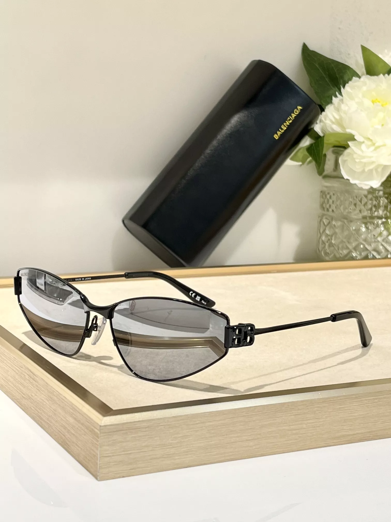 Balenciaga AAA Quality Sunglasses Compact 8863