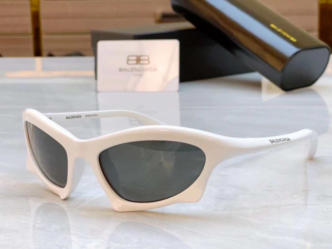 Balenciaga AAA Quality Sunglasses Cozy 490
