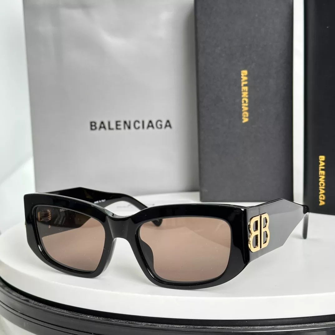 Balenciaga AAA Quality Sunglasses EasyMatch 5761