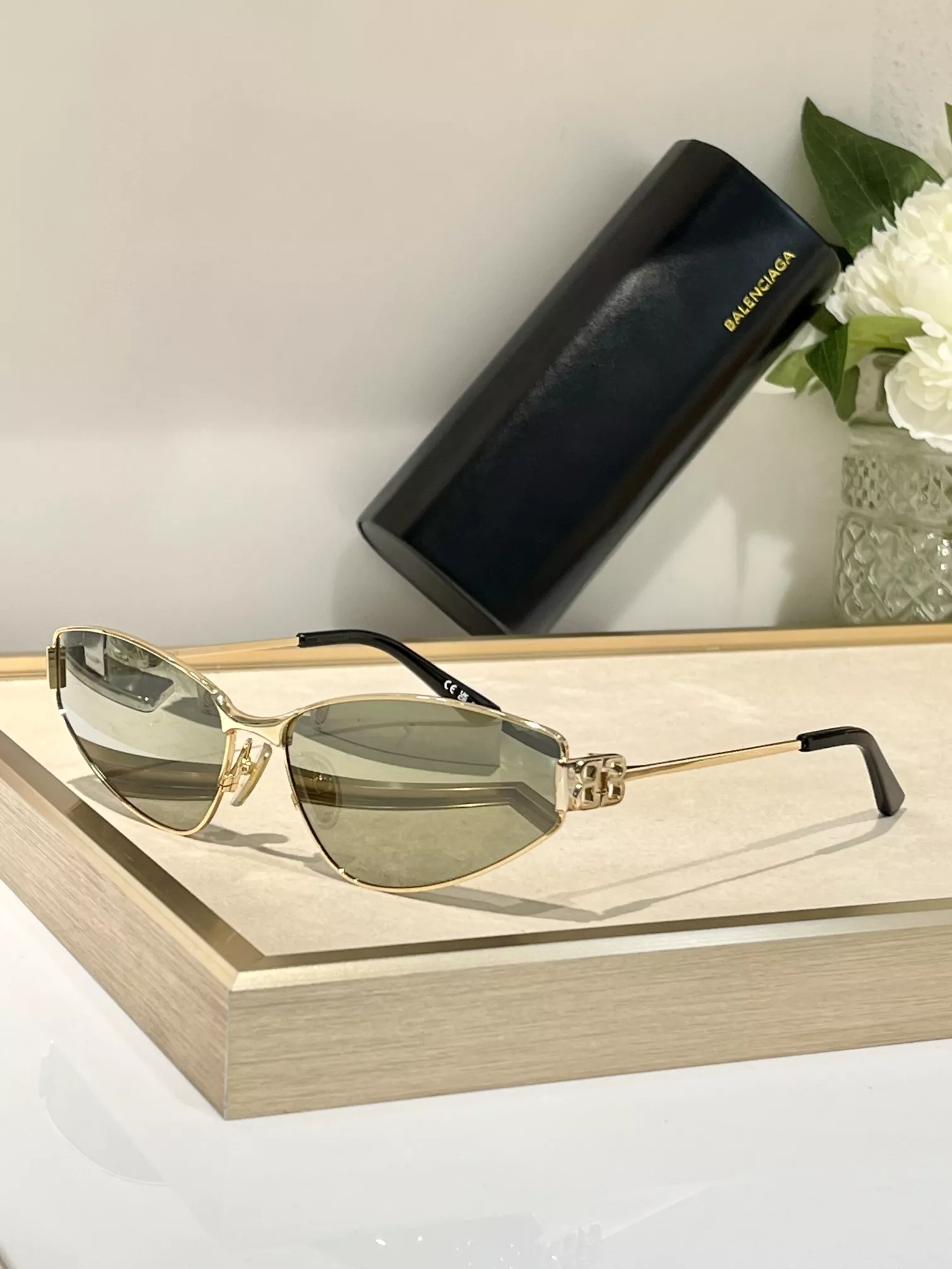 Balenciaga AAA Quality Sunglasses Flexible 4126