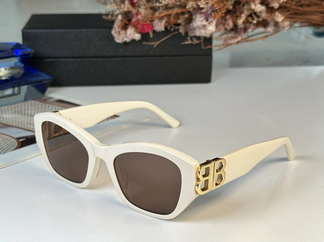 Balenciaga AAA Quality Sunglasses Functional 6131