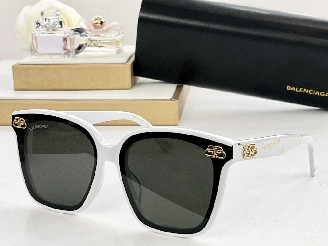 Balenciaga AAA Quality Sunglasses Resilient 7966