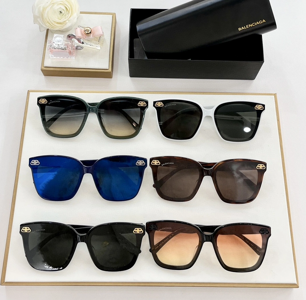 Balenciaga AAA Quality Sunglasses Resilient 7966