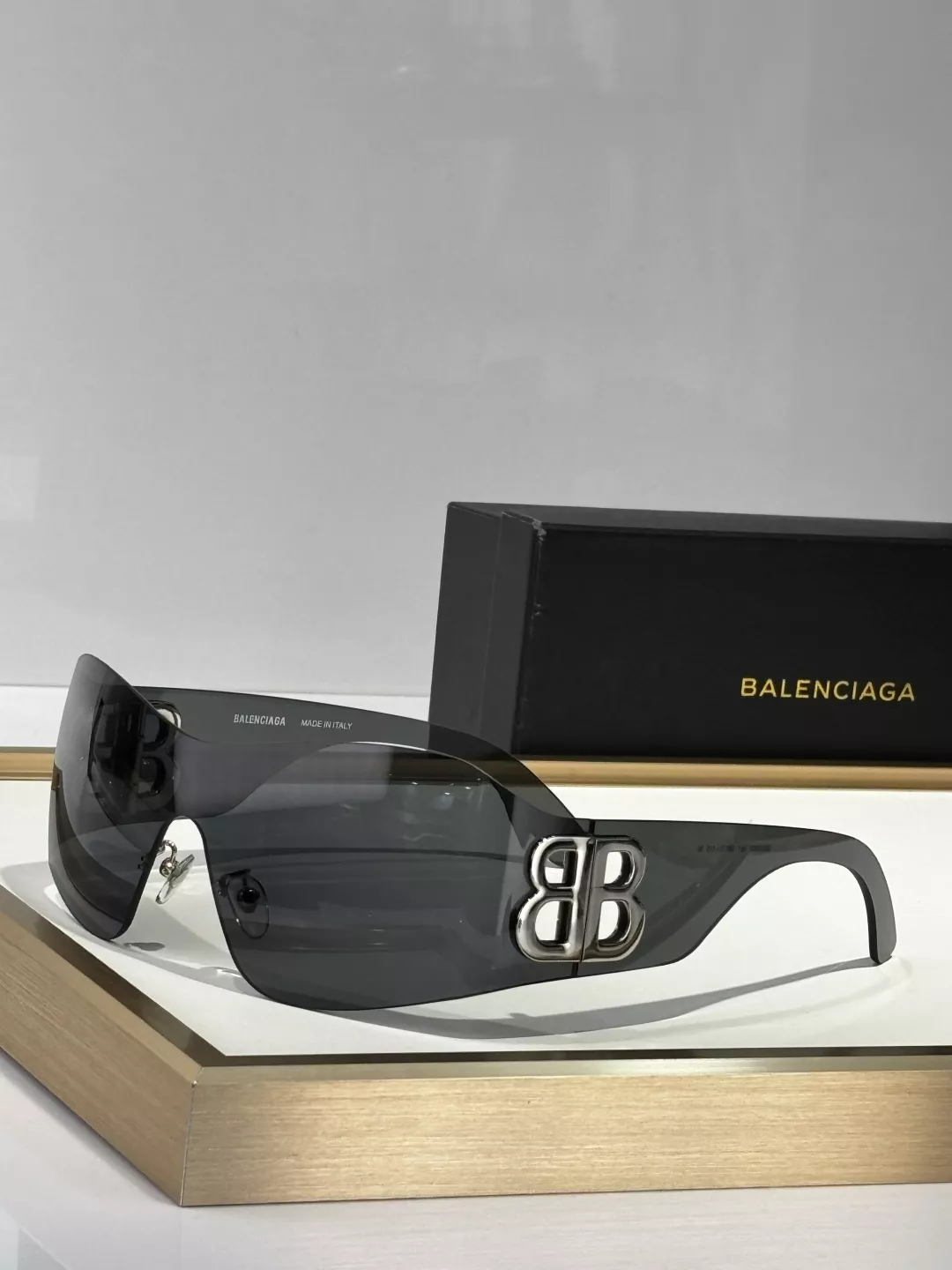 Balenciaga AAA Quality Sunglasses Sophisticated 9034