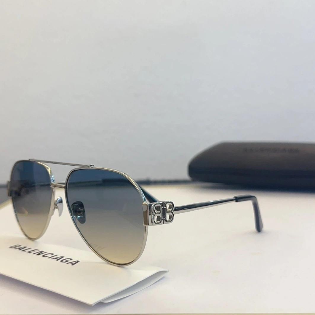 Balenciaga AAA Quality Sunglasses Stylish 5739