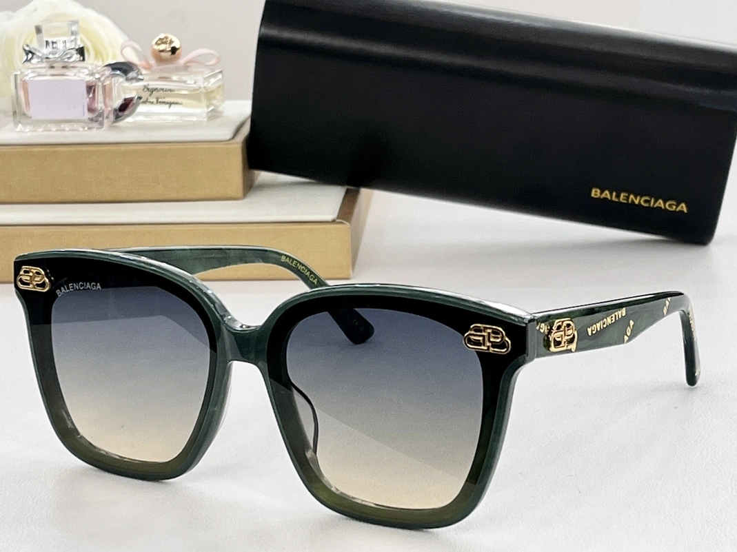 Balenciaga AAA Quality Sunglasses UrbanStyle 3219