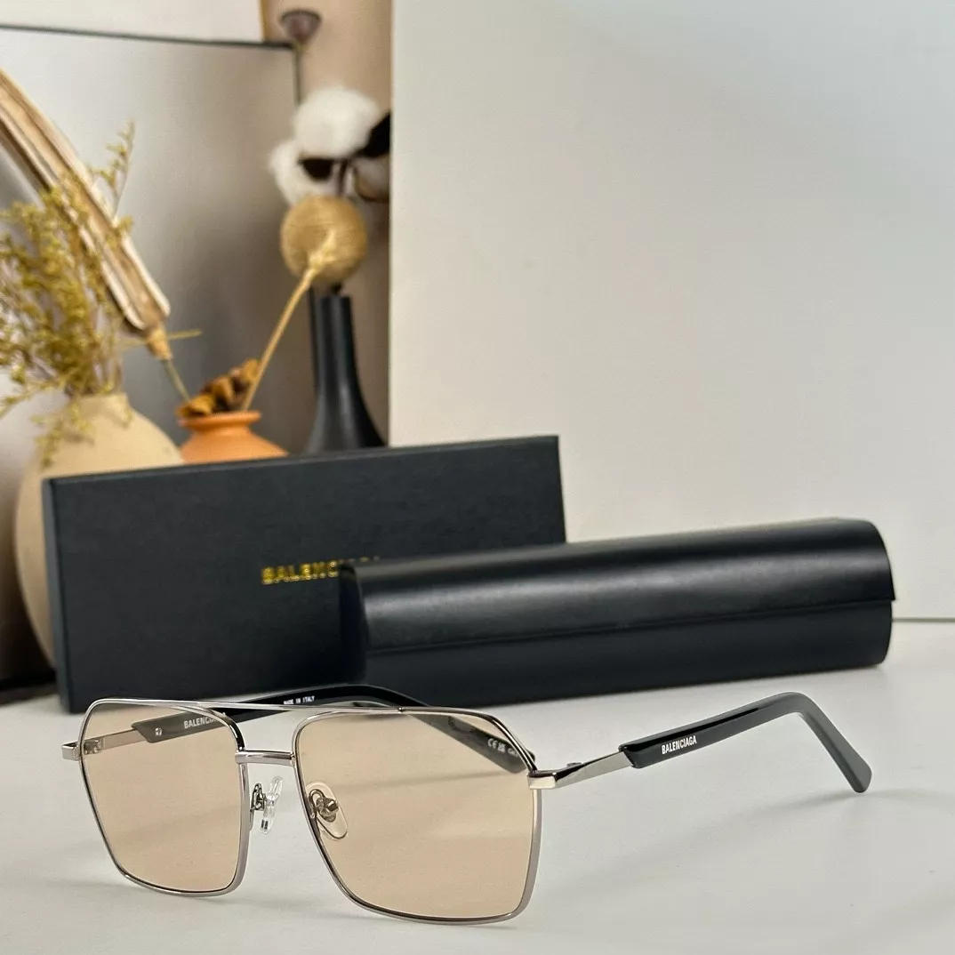 Balenciaga AAA Quality Sunglasses UrbanStyle 953