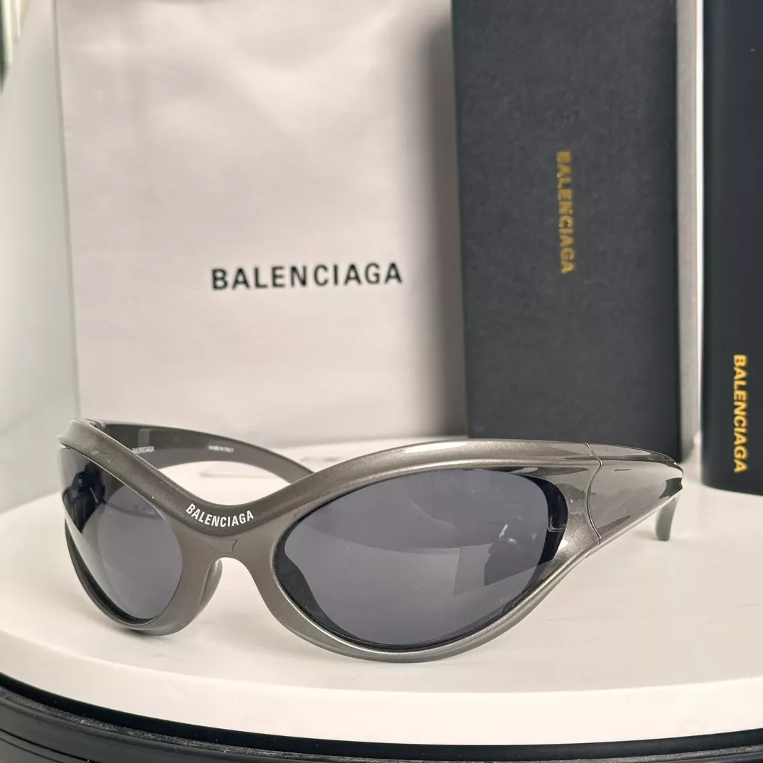 Balenciaga AAA Quality Sunglasses Versatile 4410