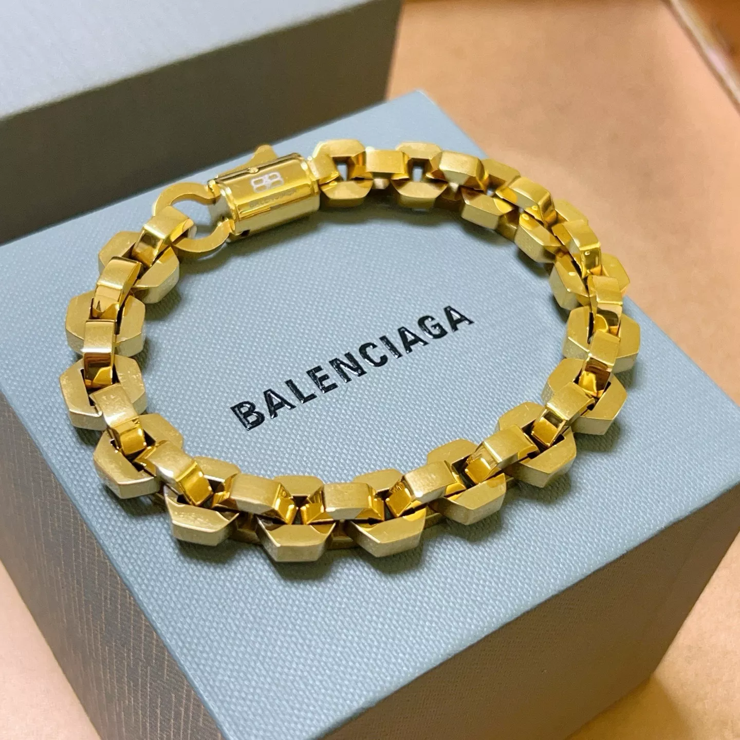 Balenciaga Bracelets For Men EyeCatching 298