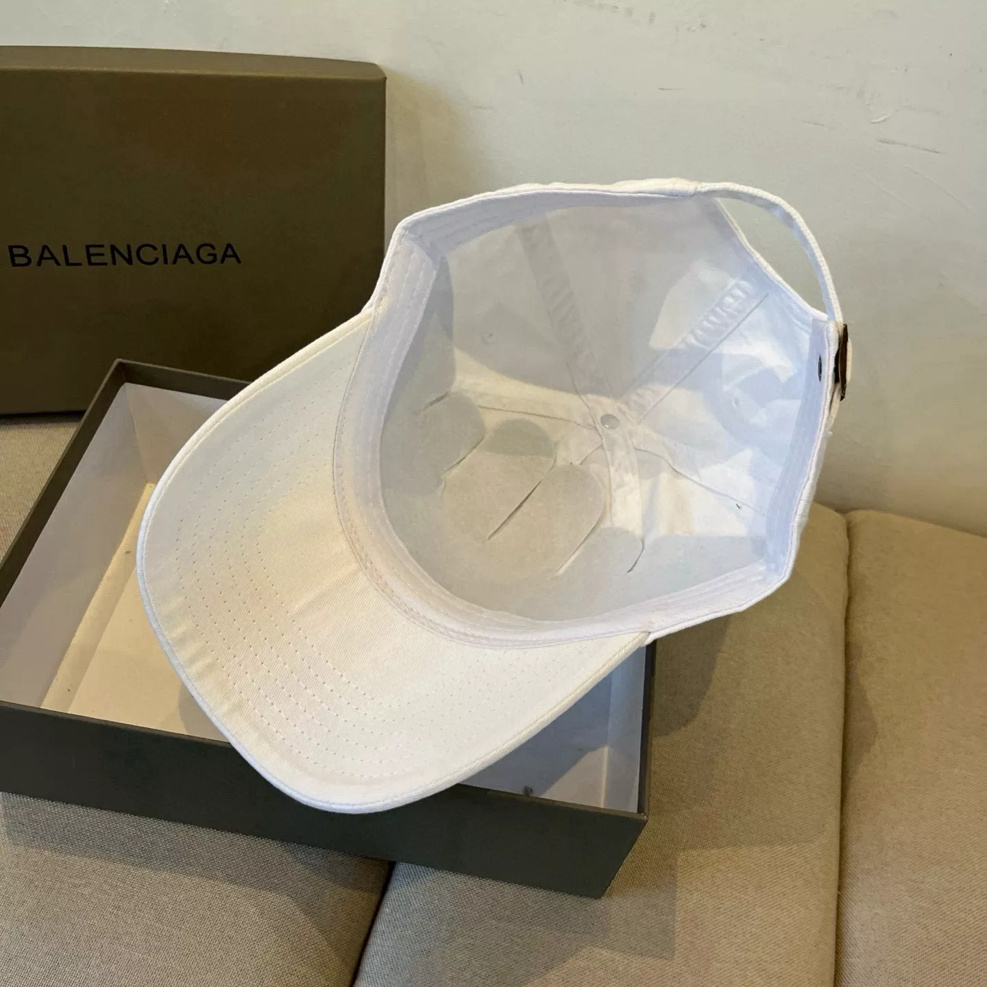 Balenciaga Caps Affordable 9631