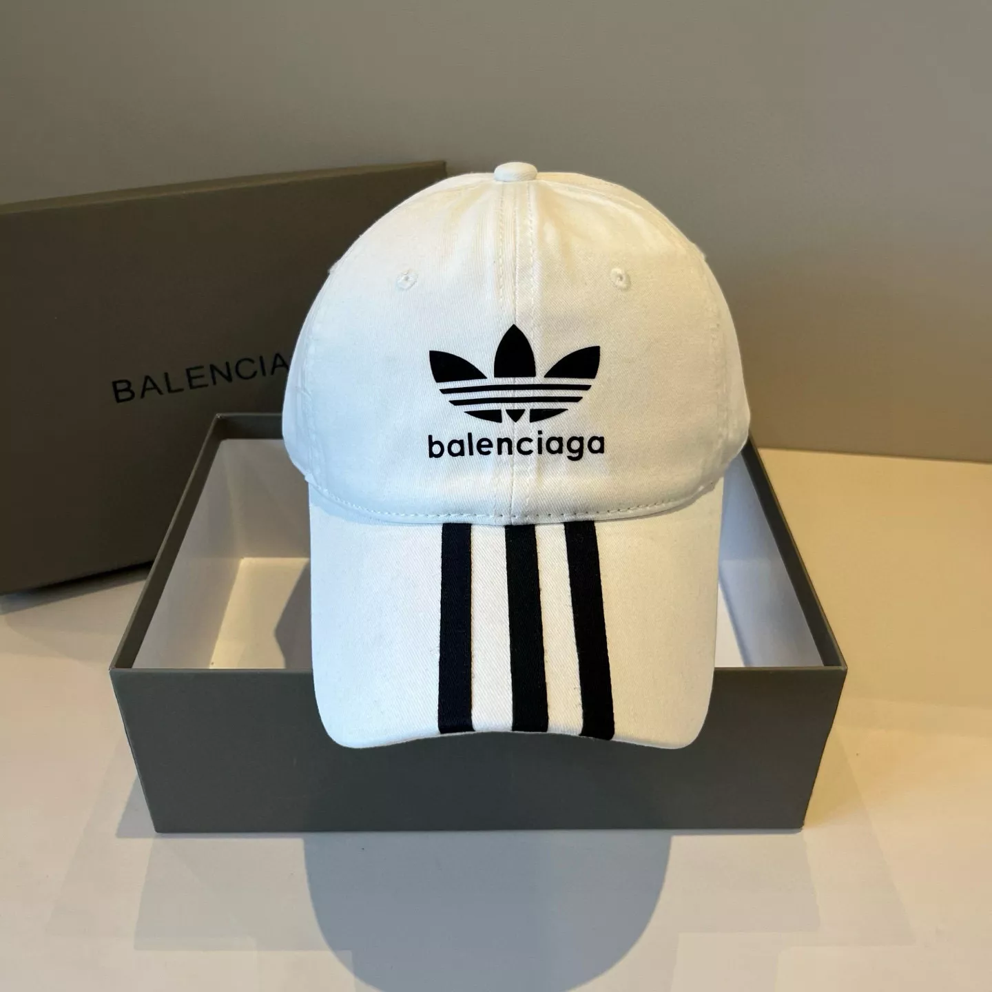 Balenciaga Caps Breathable 8609