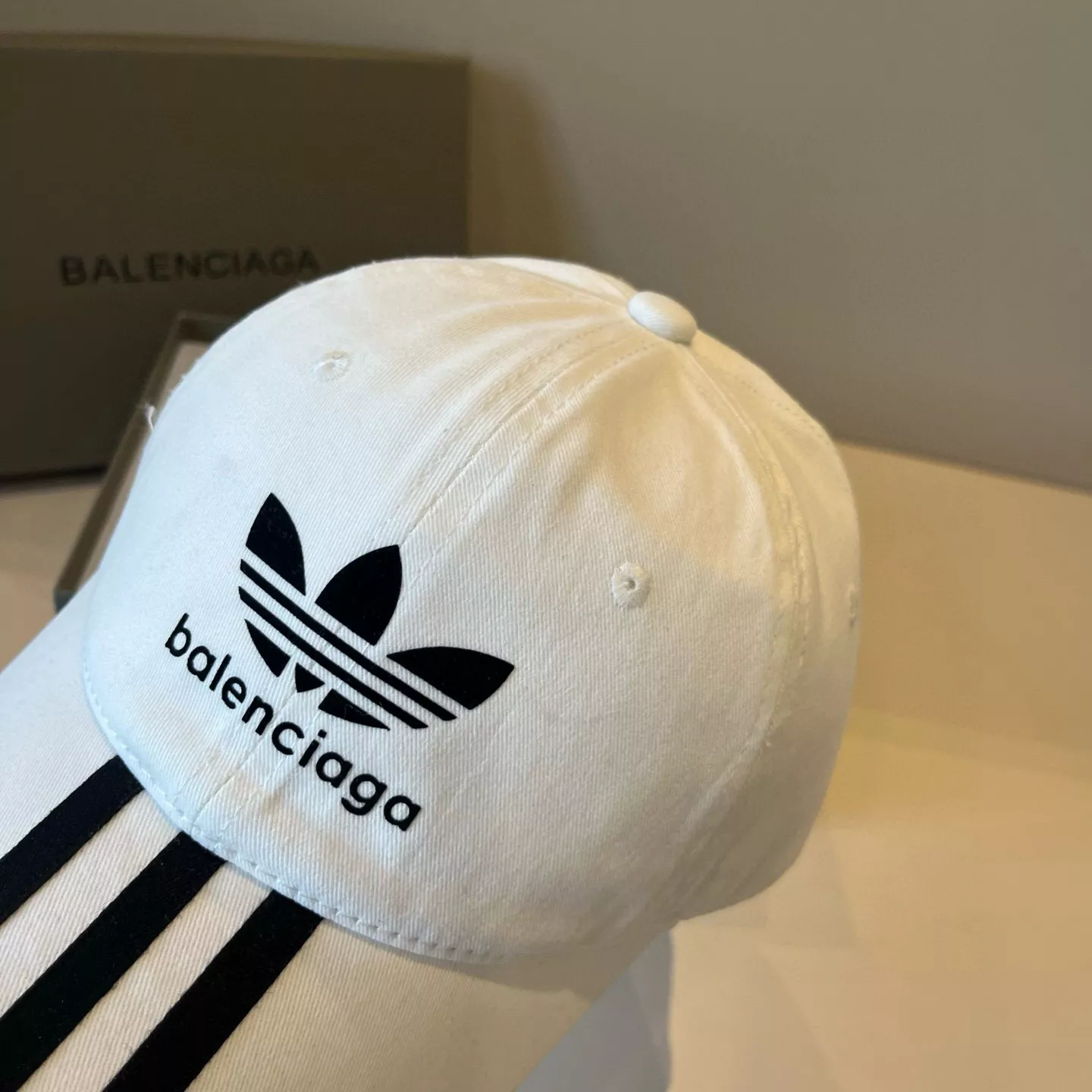 Balenciaga Caps Breathable 8609