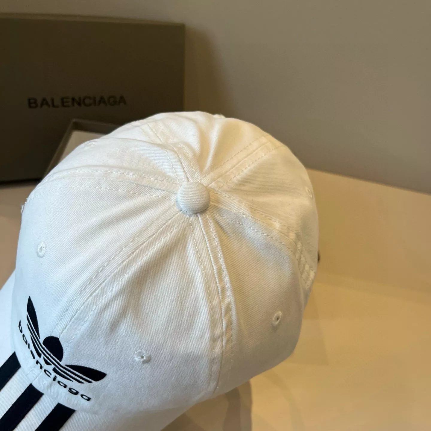 Balenciaga Caps Breathable 8609
