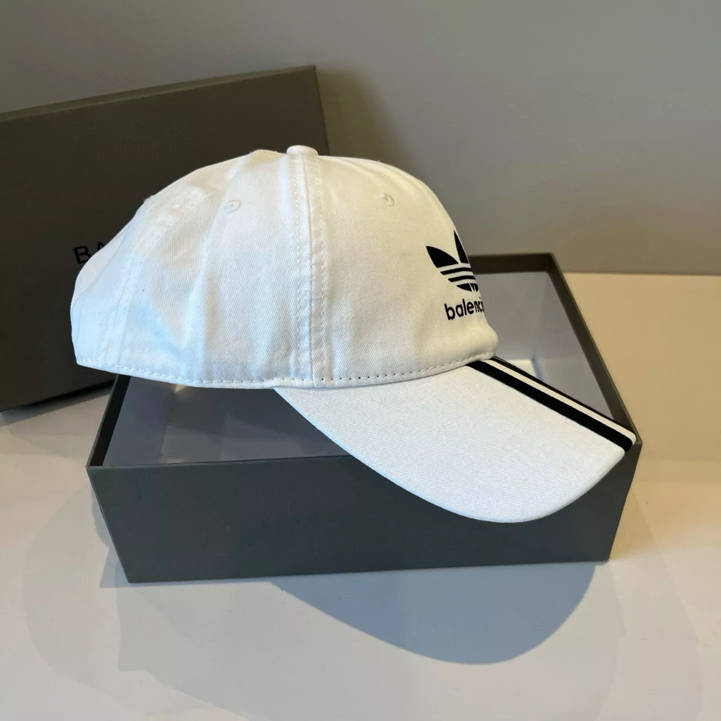 Balenciaga Caps Breathable 8609
