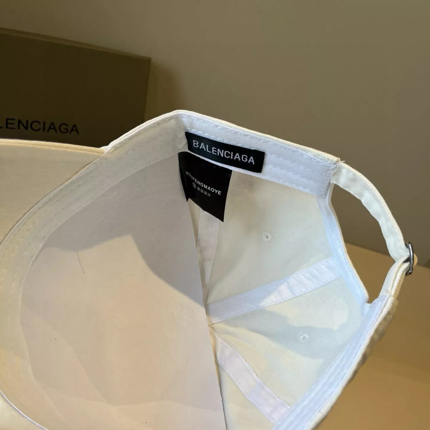 Balenciaga Caps Breathable 8609