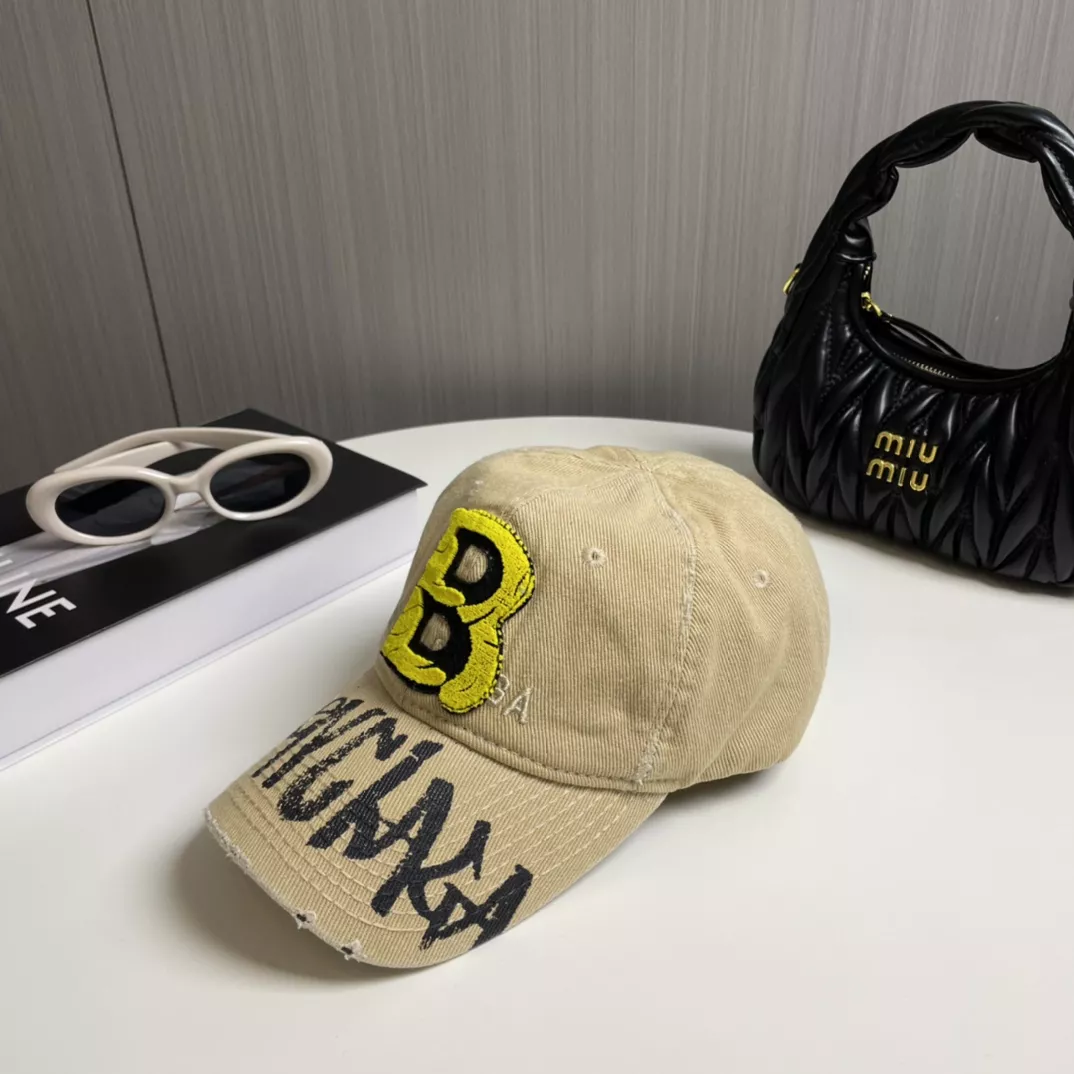 Balenciaga Caps Bright 5787