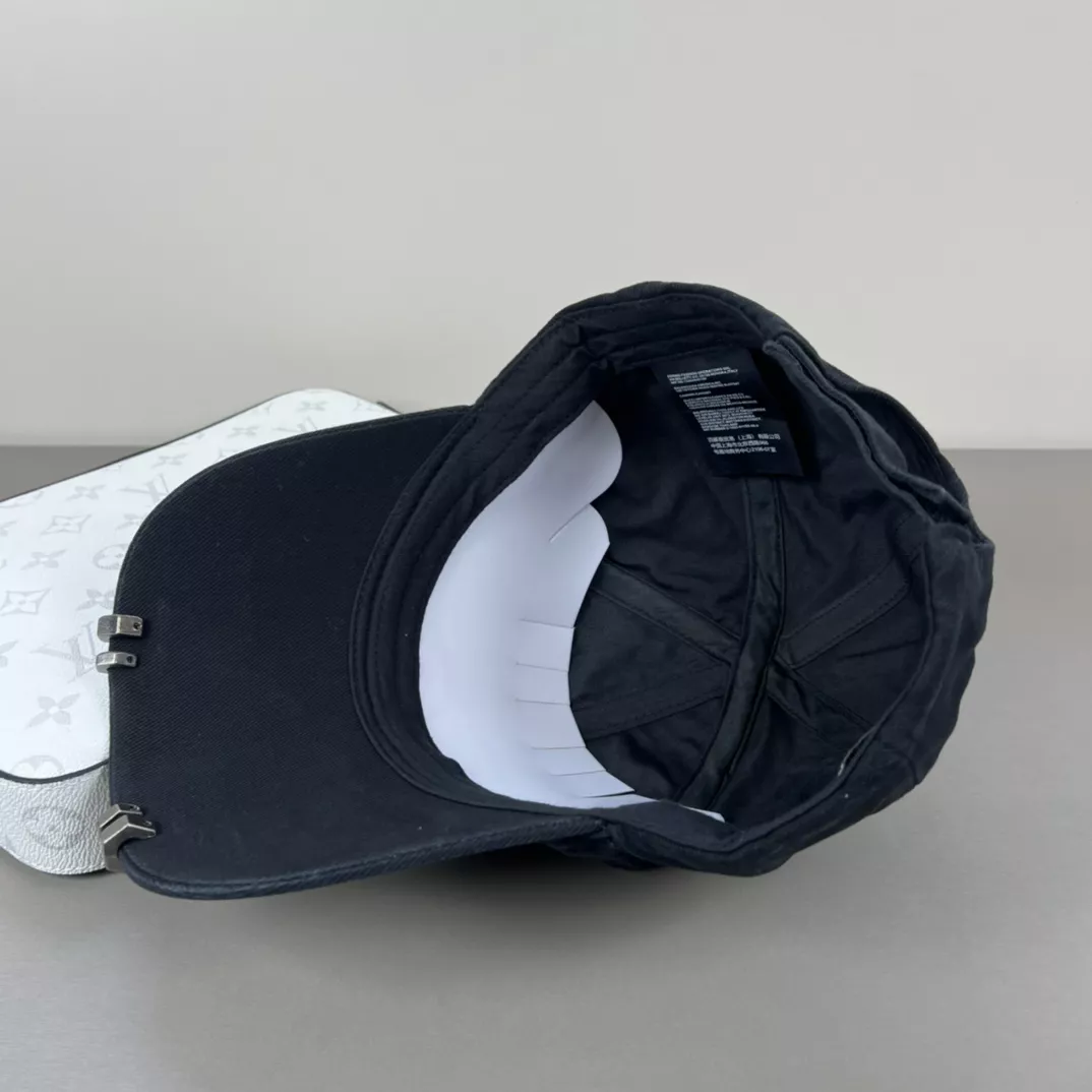 Balenciaga Caps Classic 5138