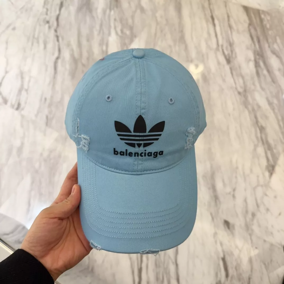 Balenciaga Caps Compact 1048