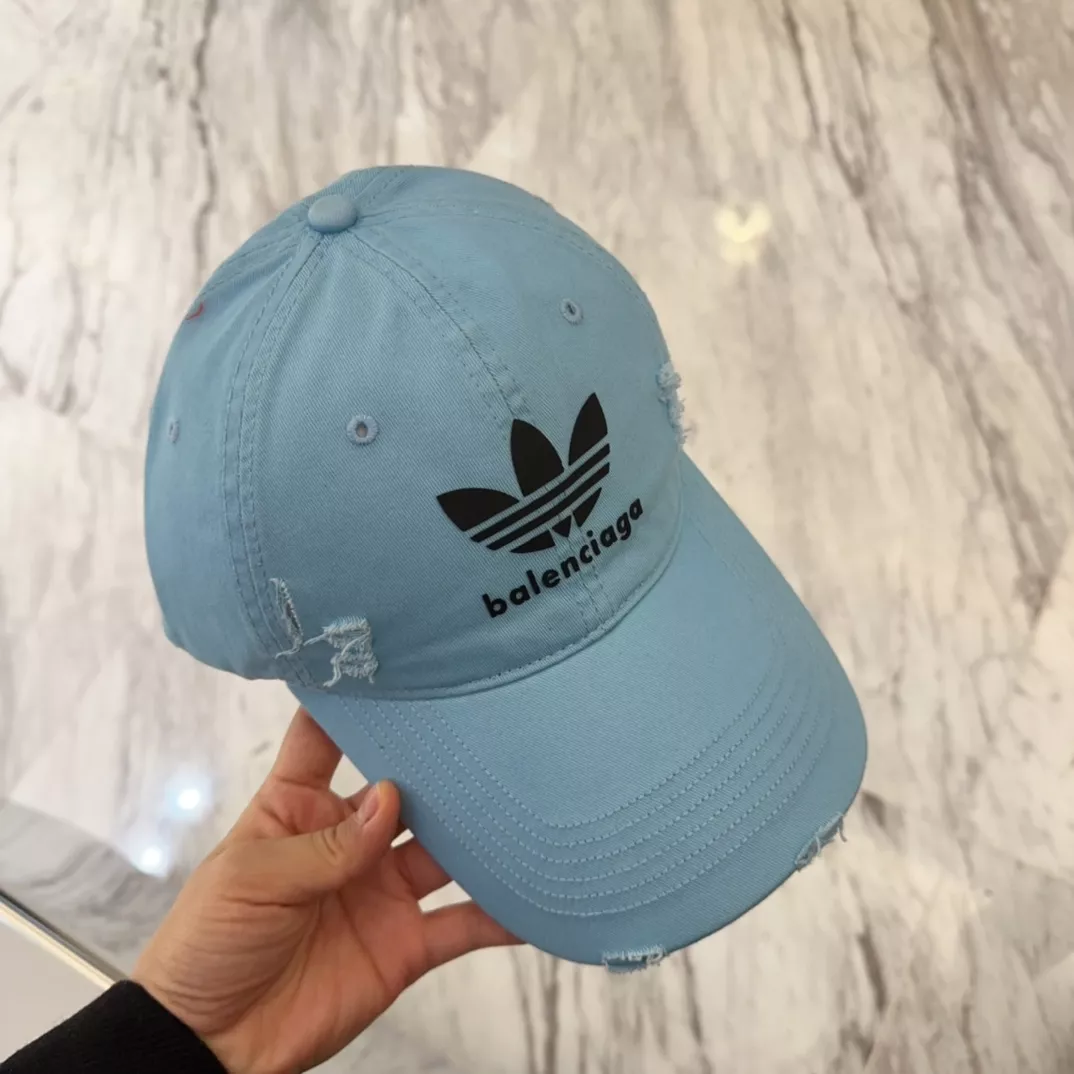 Balenciaga Caps Compact 1048
