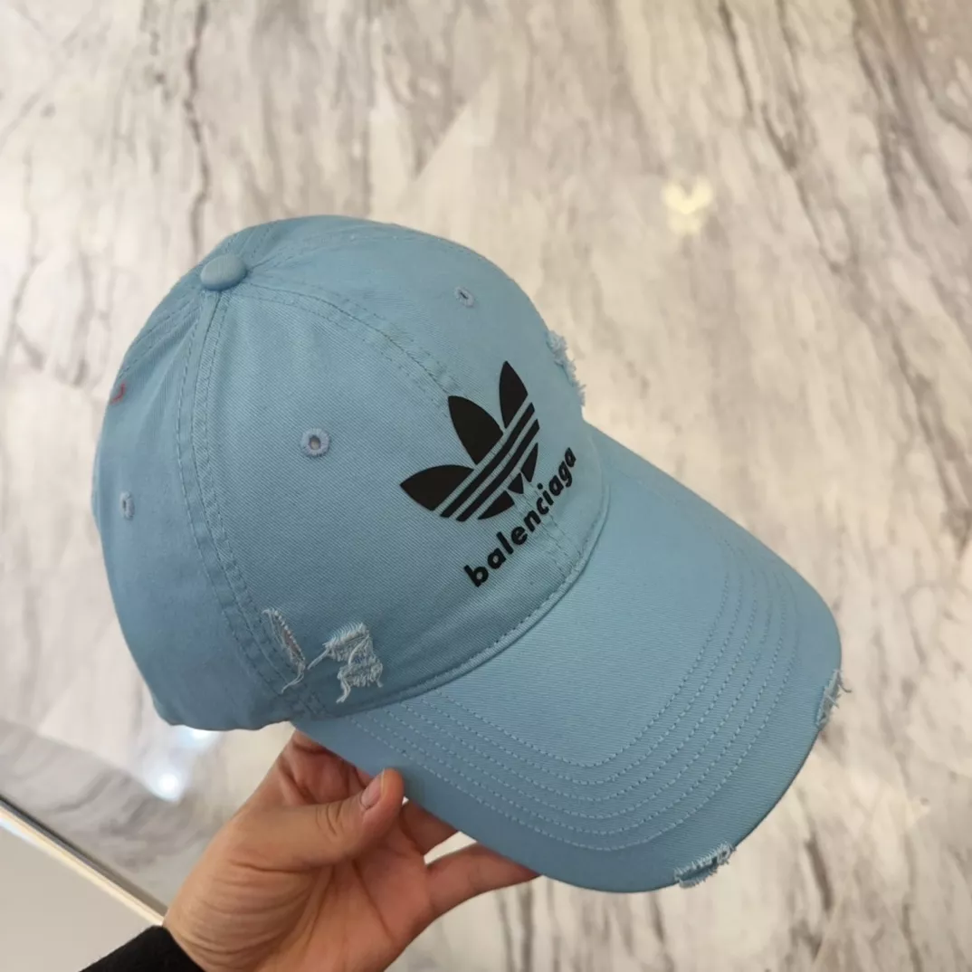 Balenciaga Caps Compact 1048