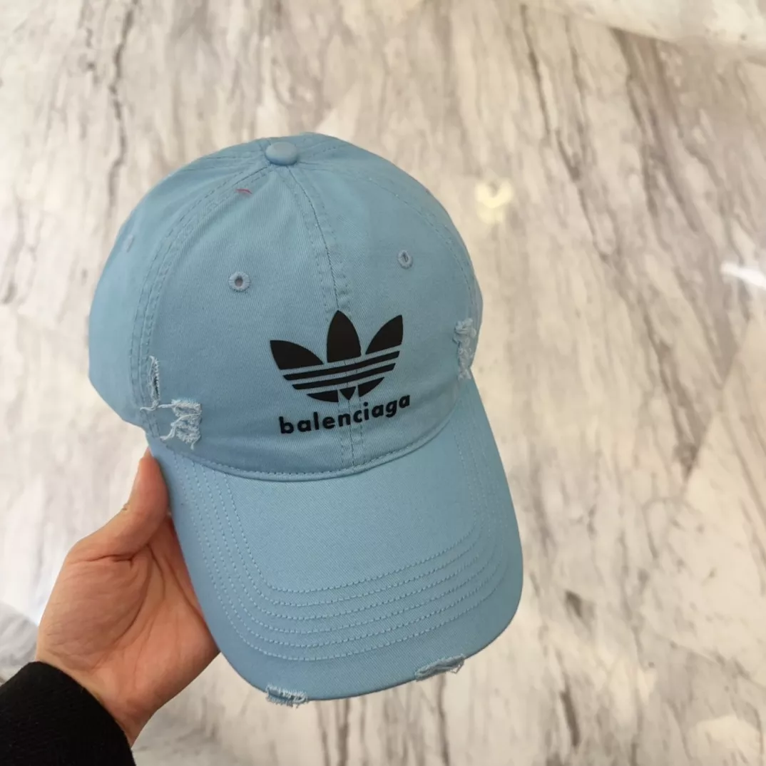 Balenciaga Caps Compact 1048