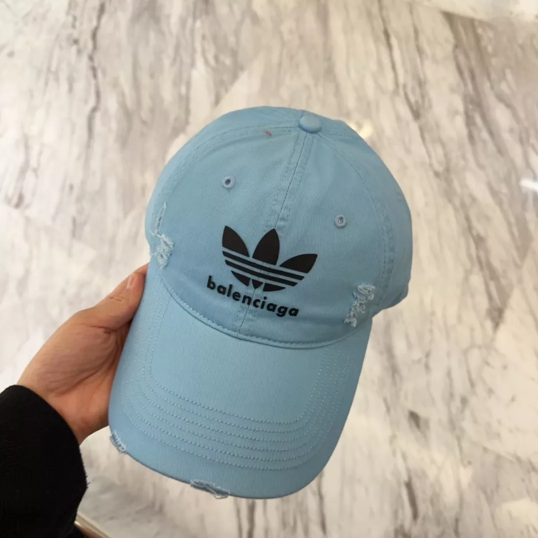 Balenciaga Caps Compact 1048