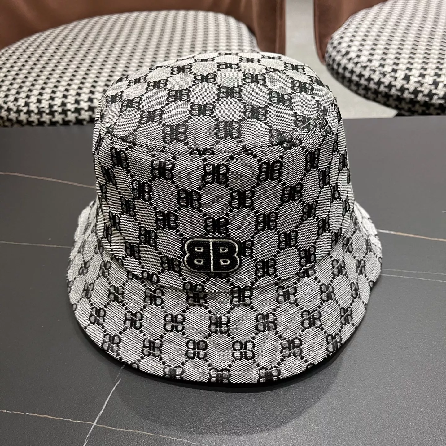 Balenciaga Caps Compact 4963