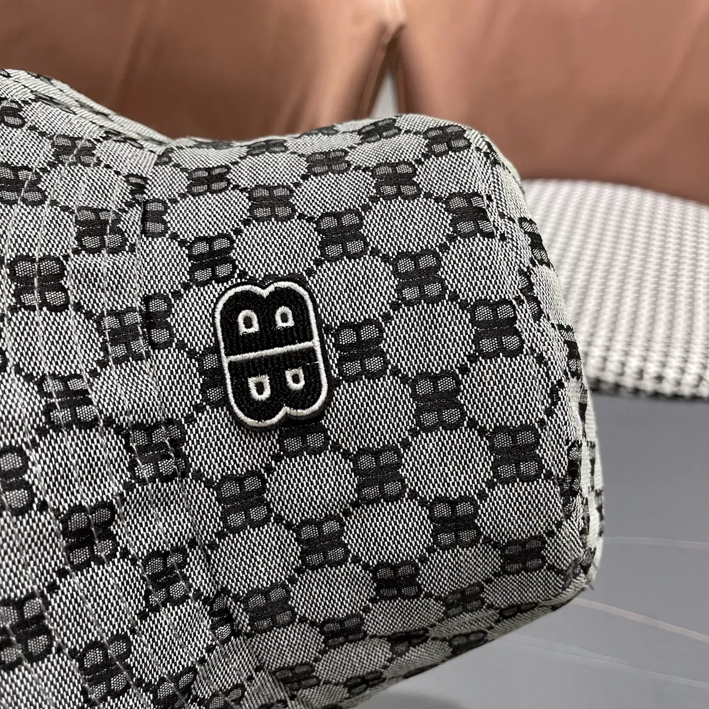 Balenciaga Caps Compact 4963