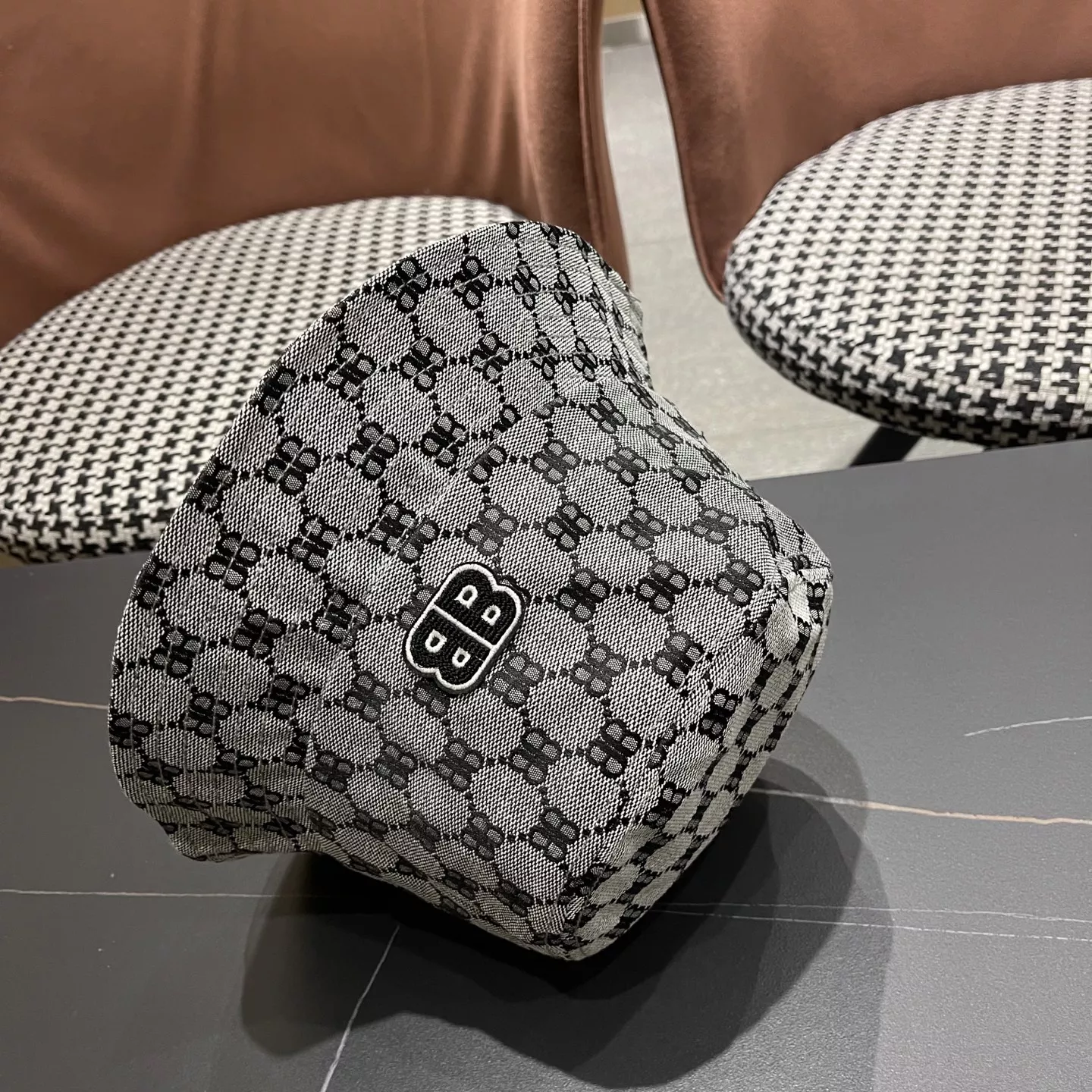 Balenciaga Caps Compact 4963