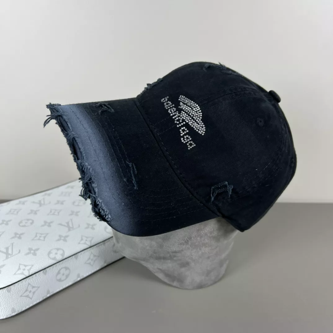 Balenciaga Caps Compact 5947