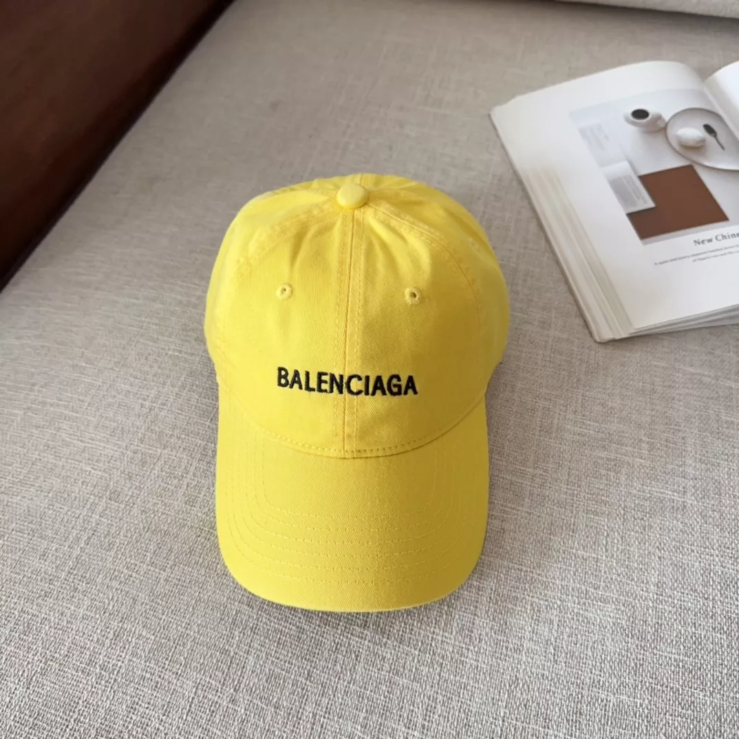 Balenciaga Caps Compact 6355
