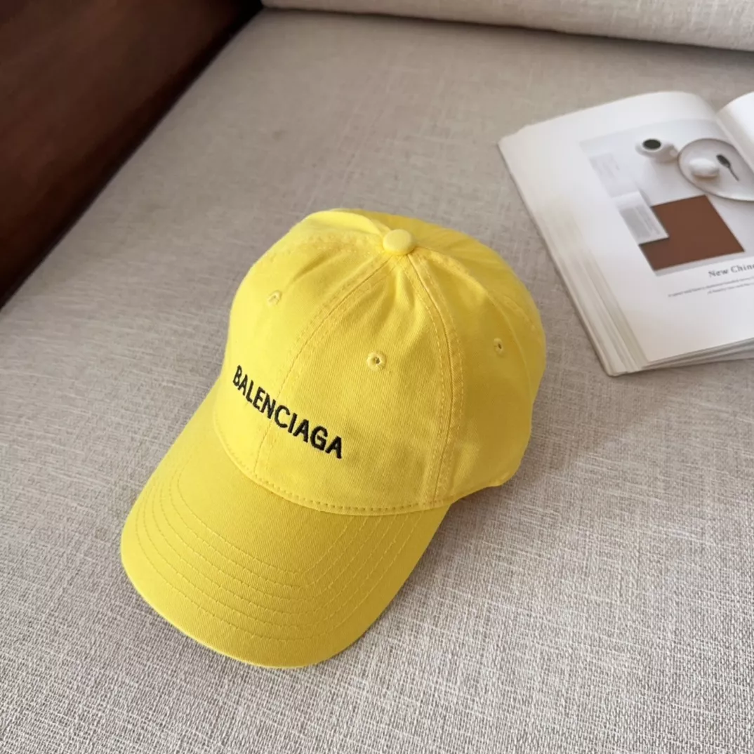Balenciaga Caps Compact 6355