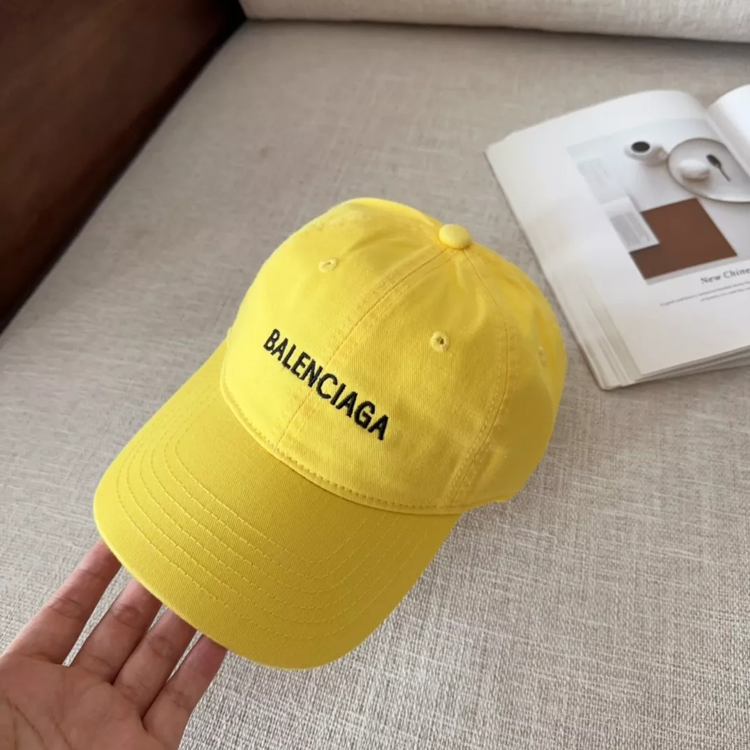 Balenciaga Caps Compact 6355