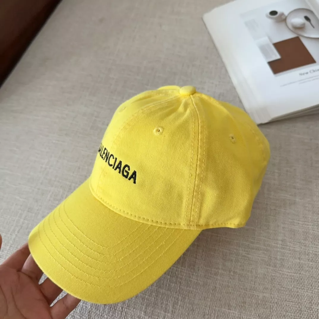 Balenciaga Caps Compact 6355