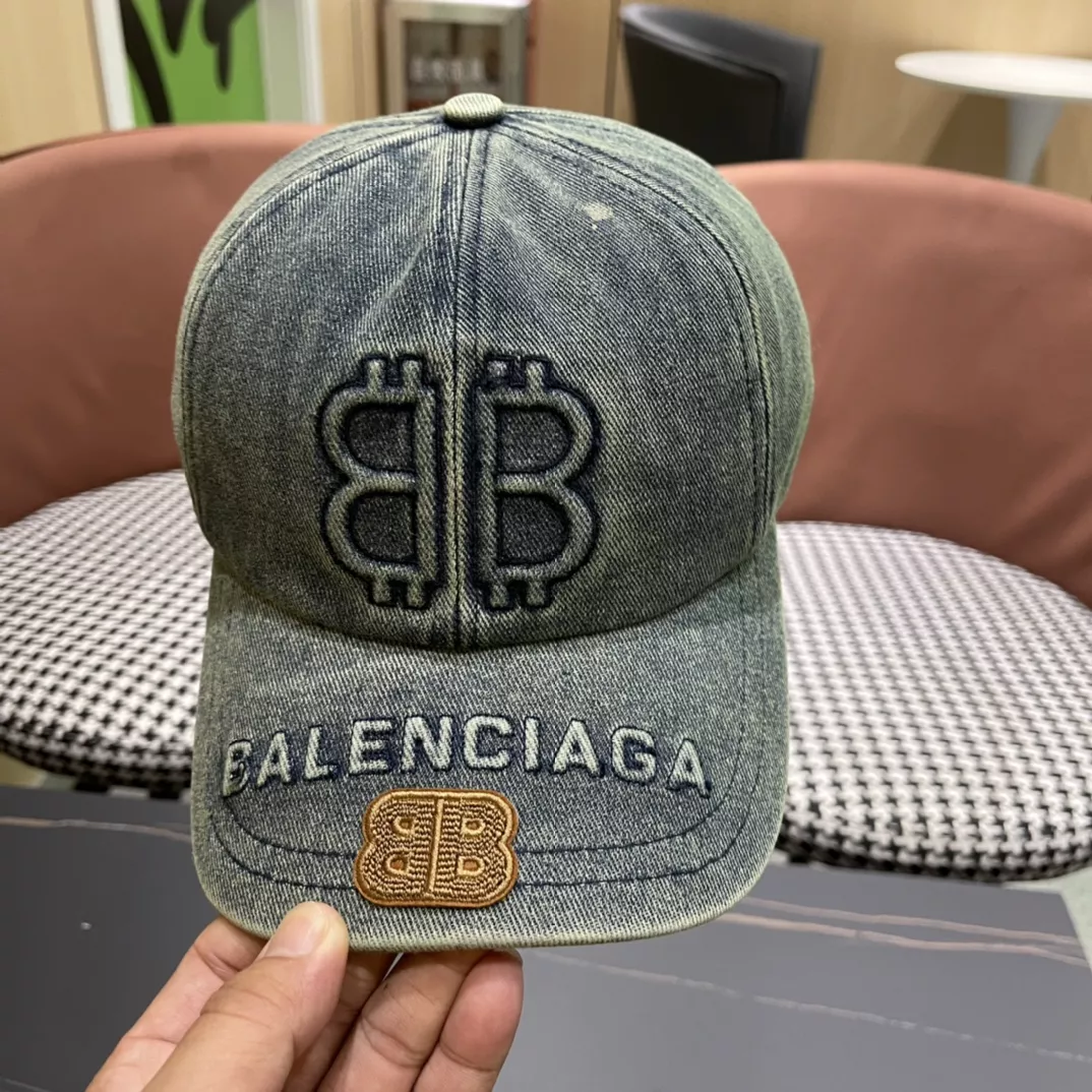 Balenciaga Caps Cozy 1623