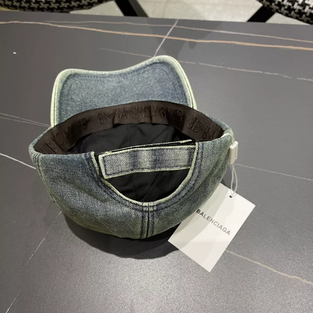 Balenciaga Caps Cozy 1623