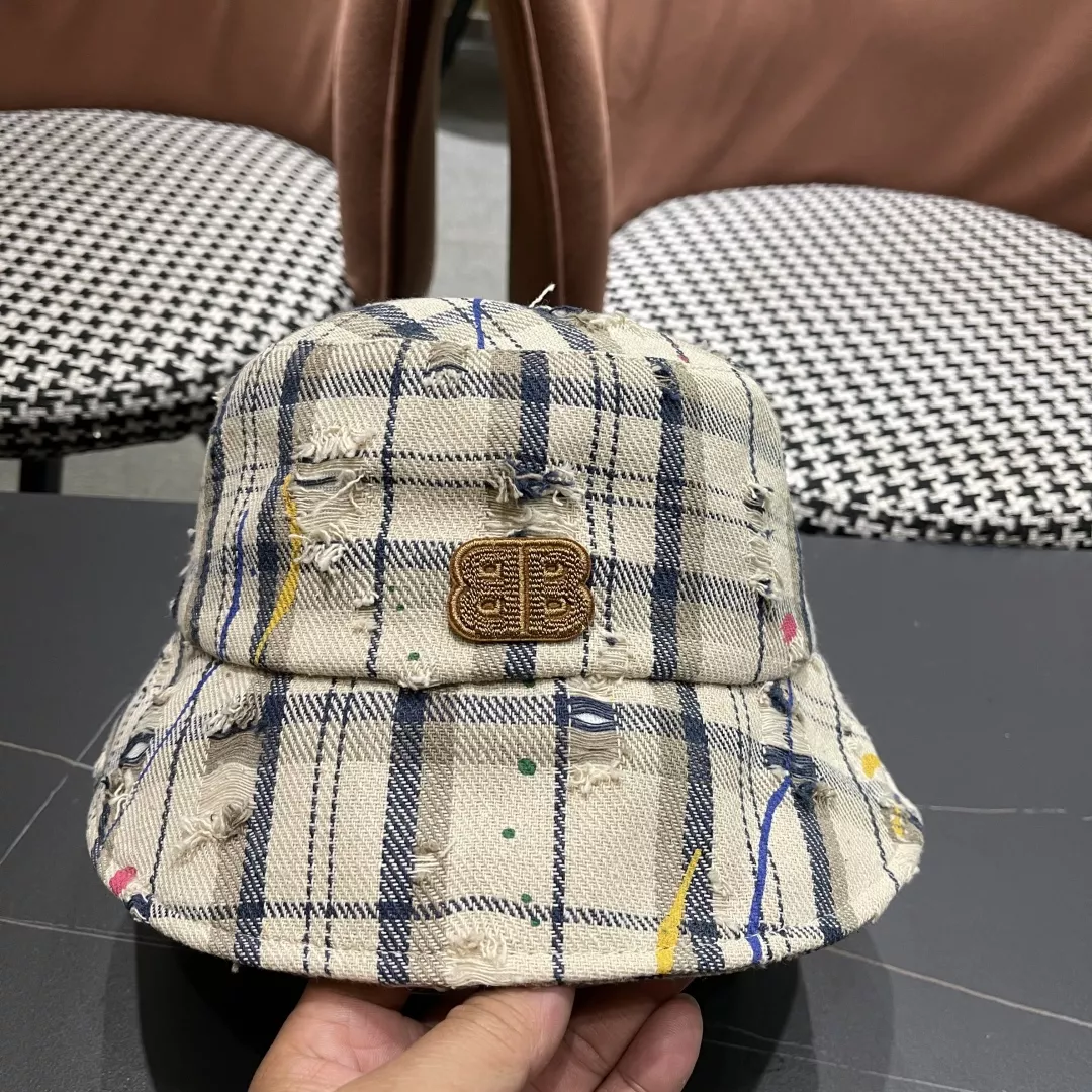 Balenciaga Caps Cozy 6494