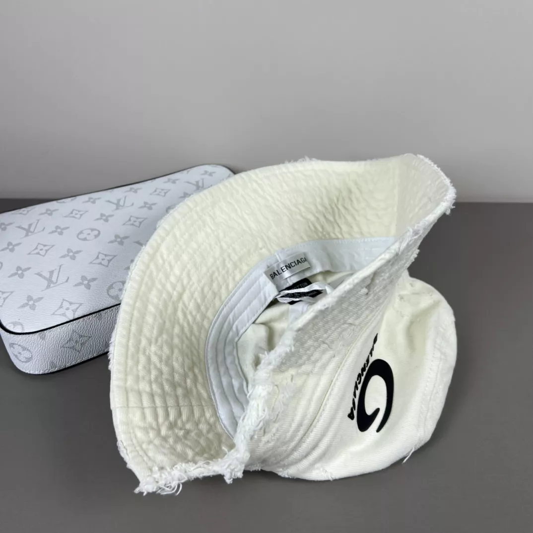 Balenciaga Caps EasyMatch 9850