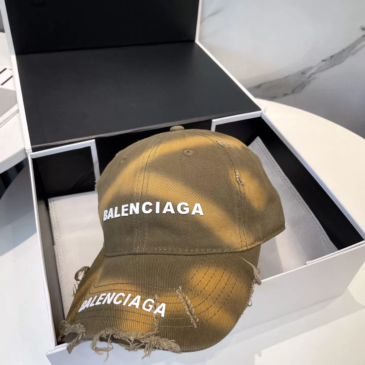 Balenciaga Caps Efficient 975