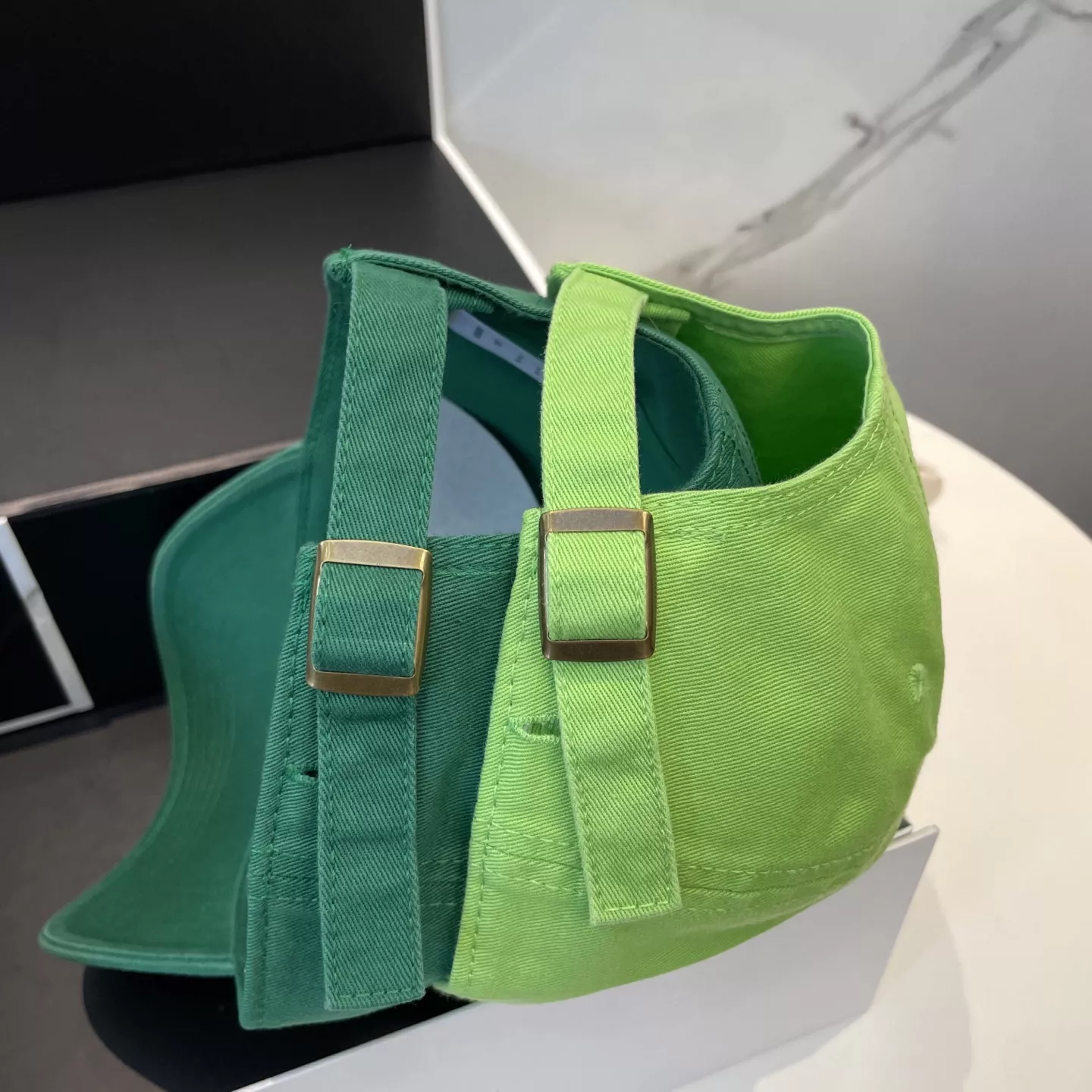 Balenciaga Caps EyeCatching 1643