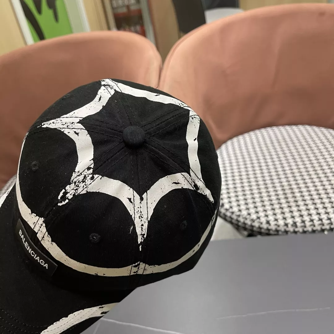 Balenciaga Caps EyeCatching 2667