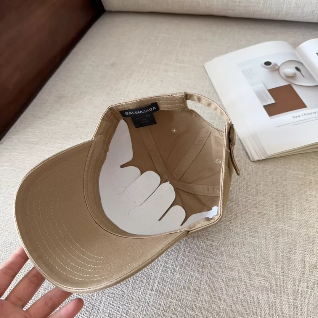 Balenciaga Caps Flexible 8256