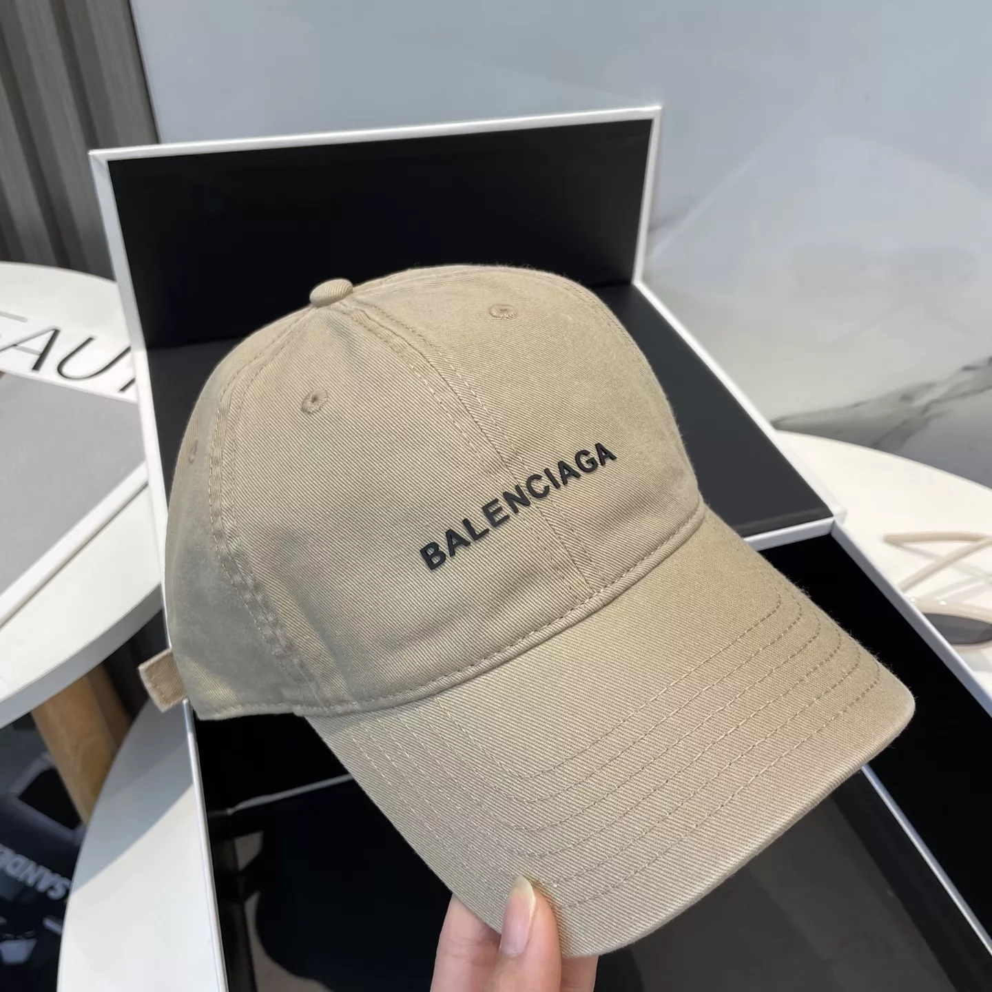 Balenciaga Caps Flexible 8796